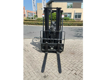 Forklift EP EFS 151 - 4.35 METER TRIPLEX, LI-ION, FREE-LIFT, SIDE-SHIFT - FORKLIFT: picture 4 Forklift EP EFS 151 - 4.35 METER TRIPLEX, LI-ION, FREE-LIFT, SIDE-SHIFT - FORKLIFT: picture 4