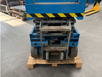 Aerial platform GENIE - AERIAL WORK PLATFORM GS1532 - AERIAL WORK PLATFORMS: picture 3 Aerial platform GENIE - AERIAL WORK PLATFORM GS1532 - AERIAL WORK PLATFORMS: picture 3