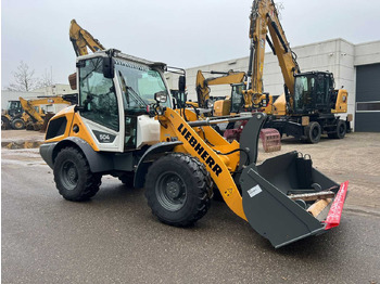 Wheel loader Liebherr L504 Compact: picture 4