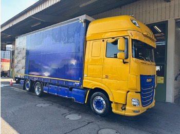 Curtain side truck DAF XF 530