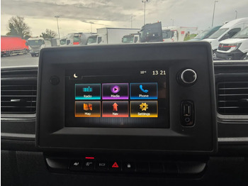 Panel van New Renault Master L4H2 RWD: picture 5