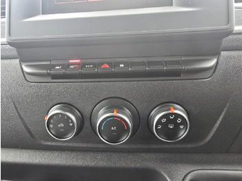 Panel van New Renault Master L4H2 RWD: picture 4