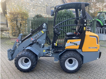 Compact loader GIANT