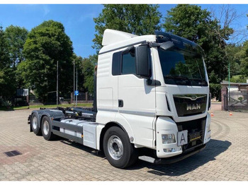 Hook lift truck MAN TGX 26.440: picture 3