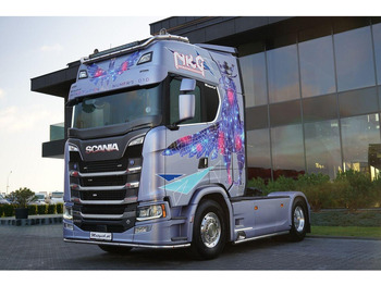 Tractor unit SCANIA S 580