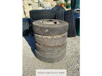 Wheel and tire package 4 x used 7.50-16 LT tyres on 6 studs rims for Toyota Dyna 300: picture 2