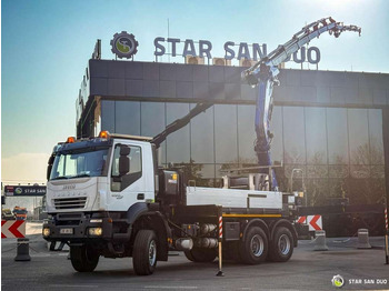 Crane truck IVECO Trakker
