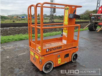 Vertical mast lift SNORKEL