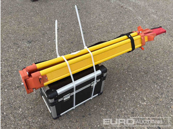 Garage equipment Unused 2025 SKLP Self-Leveling Rotary Laser Level With Batteries, Reciever, Tripod, Grade Rod: picture 2 Garage equipment Unused 2025 SKLP Self-Leveling Rotary Laser Level With Batteries, Reciever, Tripod, Grade Rod: picture 2