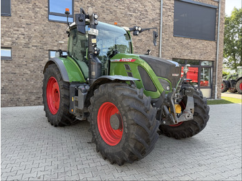 Farm tractor FENDT 718 Vario