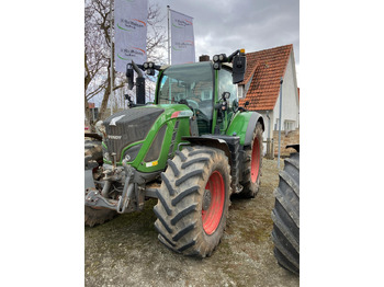 Farm tractor FENDT 718 Vario