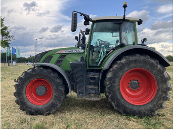 Farm tractor FENDT 724 Vario