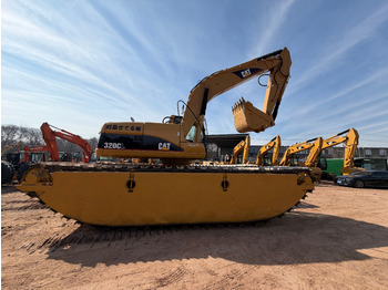Amphibious excavator CATERPILLAR 320CL