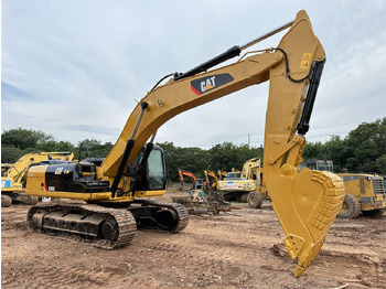 Crawler excavator CATERPILLAR 330D: picture 2