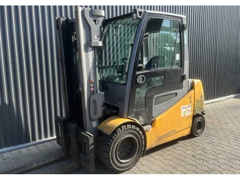 Electric forklift JUNGHEINRICH EFG