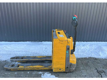 Pallet truck Jungheinrich EJEC20: picture 2