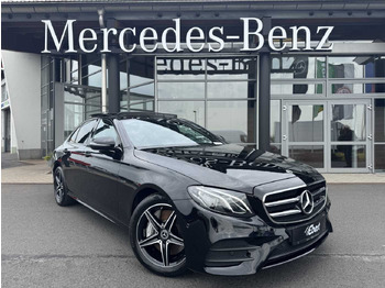Saloon car MERCEDES-BENZ