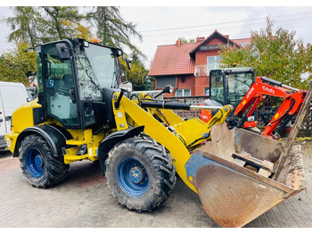 Wheel loader Caterpillar 908H: picture 3