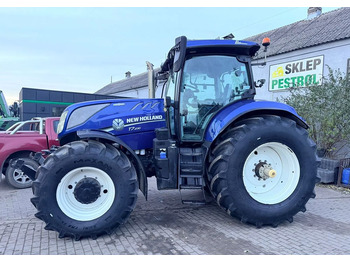 Farm tractor NEW HOLLAND T7.230