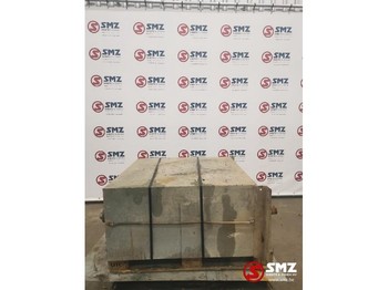Hydraulic tank