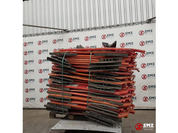 Spare parts for Truck Diversen Occ lot diverse verkeersignalisatie: picture 2 Spare parts for Truck Diversen Occ lot diverse verkeersignalisatie: picture 2