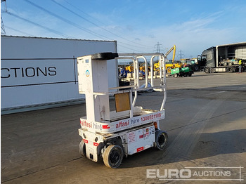 Vertical mast lift JLG