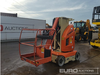 Vertical mast lift JLG