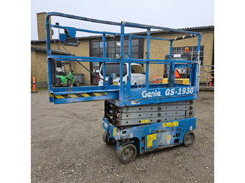 Scissor lift GENIE