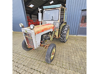 Farm tractor IH 276: picture 2 Farm tractor IH 276: picture 2