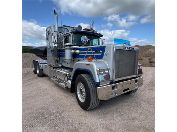 Tractor unit MACK