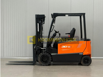 Electric forklift DOOSAN