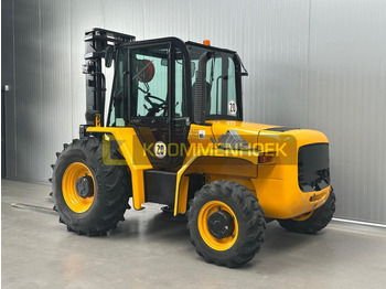 Rough terrain forklift JCB 940: picture 3