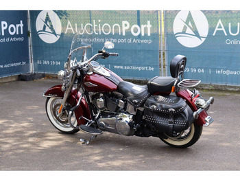 Motorcycle Harley-Davidson Heritage Softail Classic: picture 3