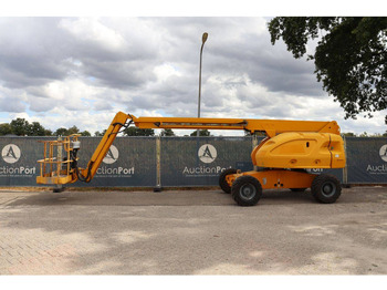 Telescopic boom JLG