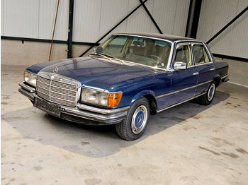 Saloon car MERCEDES-BENZ