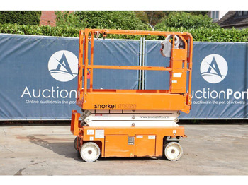 Scissor lift SNORKEL