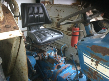 Farm tractor Ford 4000: picture 3