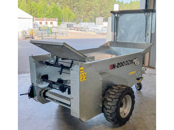 Manure spreader CYNKOMET
