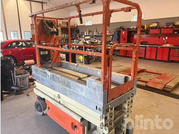 Scissor lift JLG