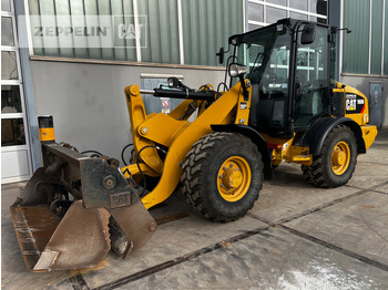 Wheel loader CATERPILLAR 906M