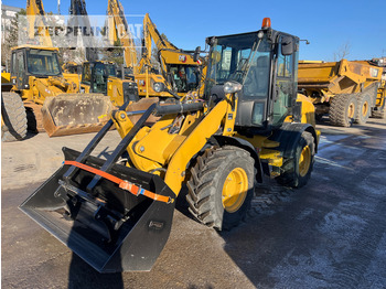 Wheel loader Cat 908M: picture 4