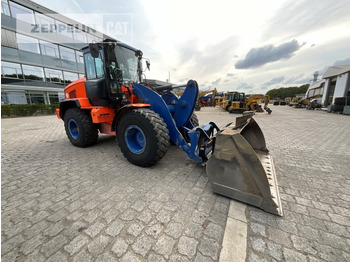 Wheel loader Cat 926M: picture 3