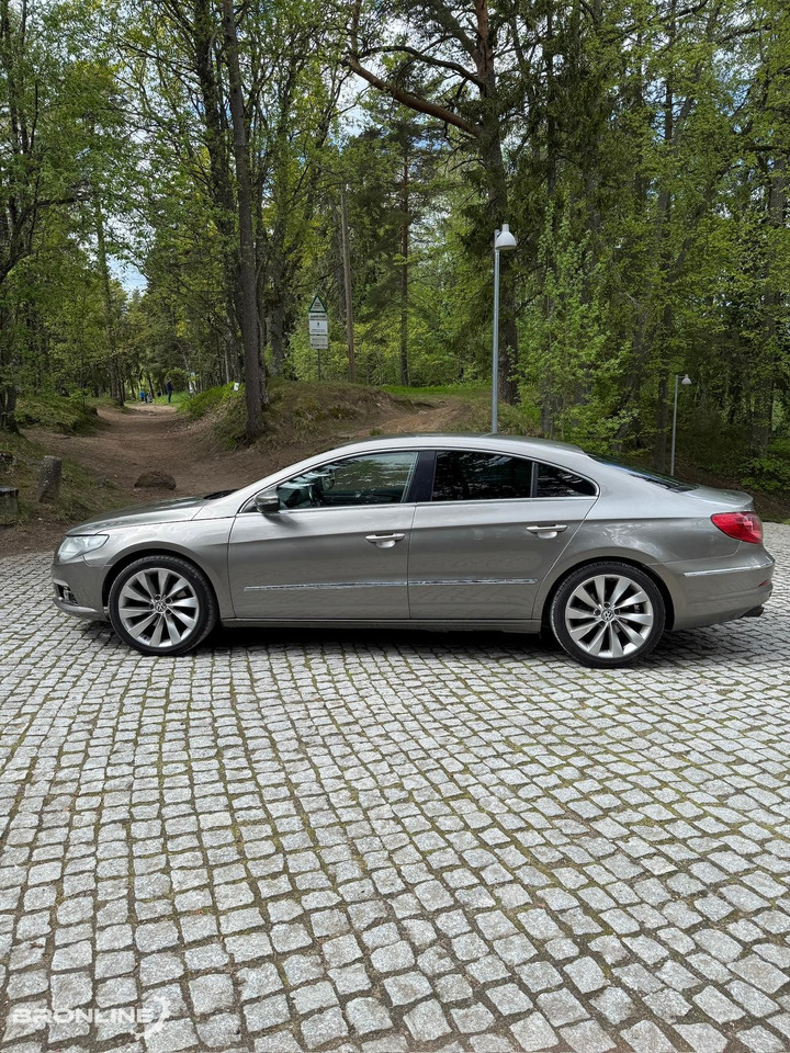 2009 Volkswagen Passat CC 2.0 147kW - Saloon car: picture 2 2009 Volkswagen Passat CC 2.0 147kW - Saloon car: picture 2