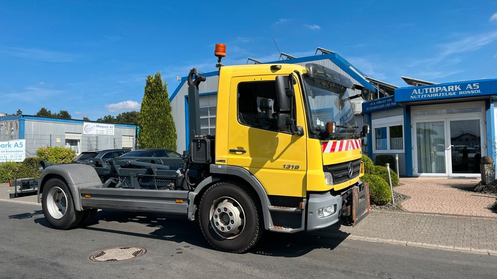 Mercedes-Benz 1318 1218 Abrollkipper - Hook lift truck: picture 1 Mercedes-Benz 1318 1218 Abrollkipper - Hook lift truck: picture 1