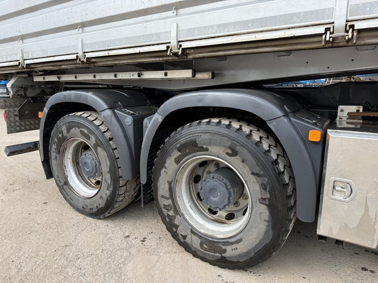 MAN TGS 33.470 6x4 Kran PK 22002 EH - Tipper, Crane truck: picture 4 MAN TGS 33.470 6x4 Kran PK 22002 EH - Tipper, Crane truck: picture 4