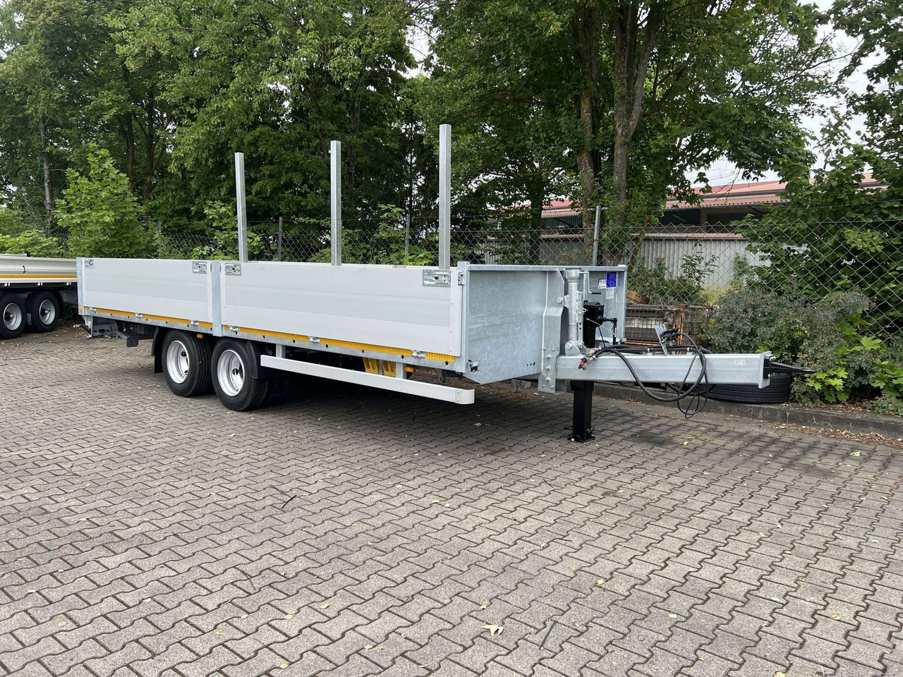 Möslein 14,4 t Tandem- Pritschenanhänger- Tieflader - Dropside/ Flatbed trailer: picture 4 Möslein 14,4 t Tandem- Pritschenanhänger- Tieflader - Dropside/ Flatbed trailer: picture 4