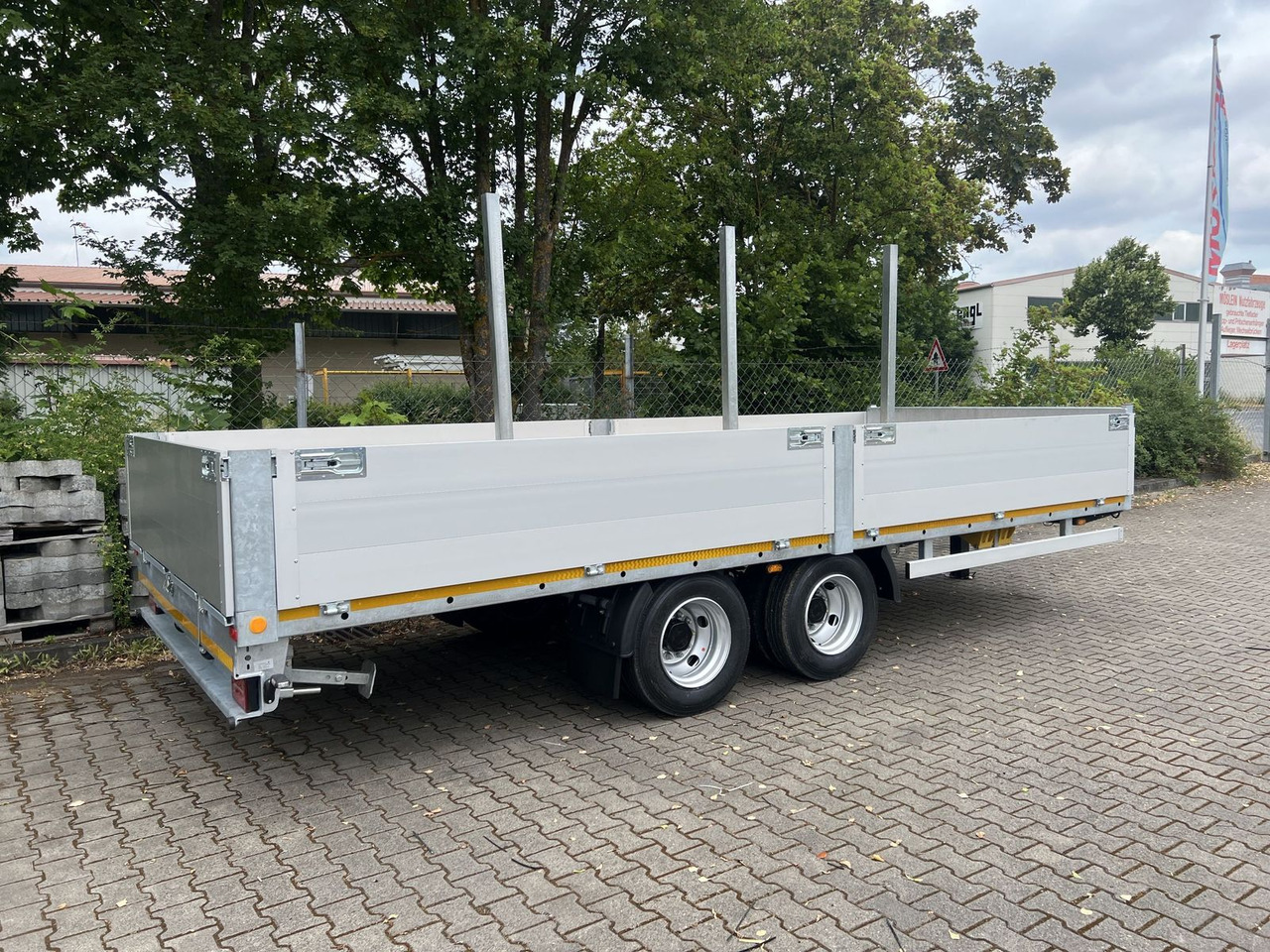 Möslein 14,4 t Tandem- Pritschenanhänger- Tieflader - Dropside/ Flatbed trailer: picture 2 Möslein 14,4 t Tandem- Pritschenanhänger- Tieflader - Dropside/ Flatbed trailer: picture 2