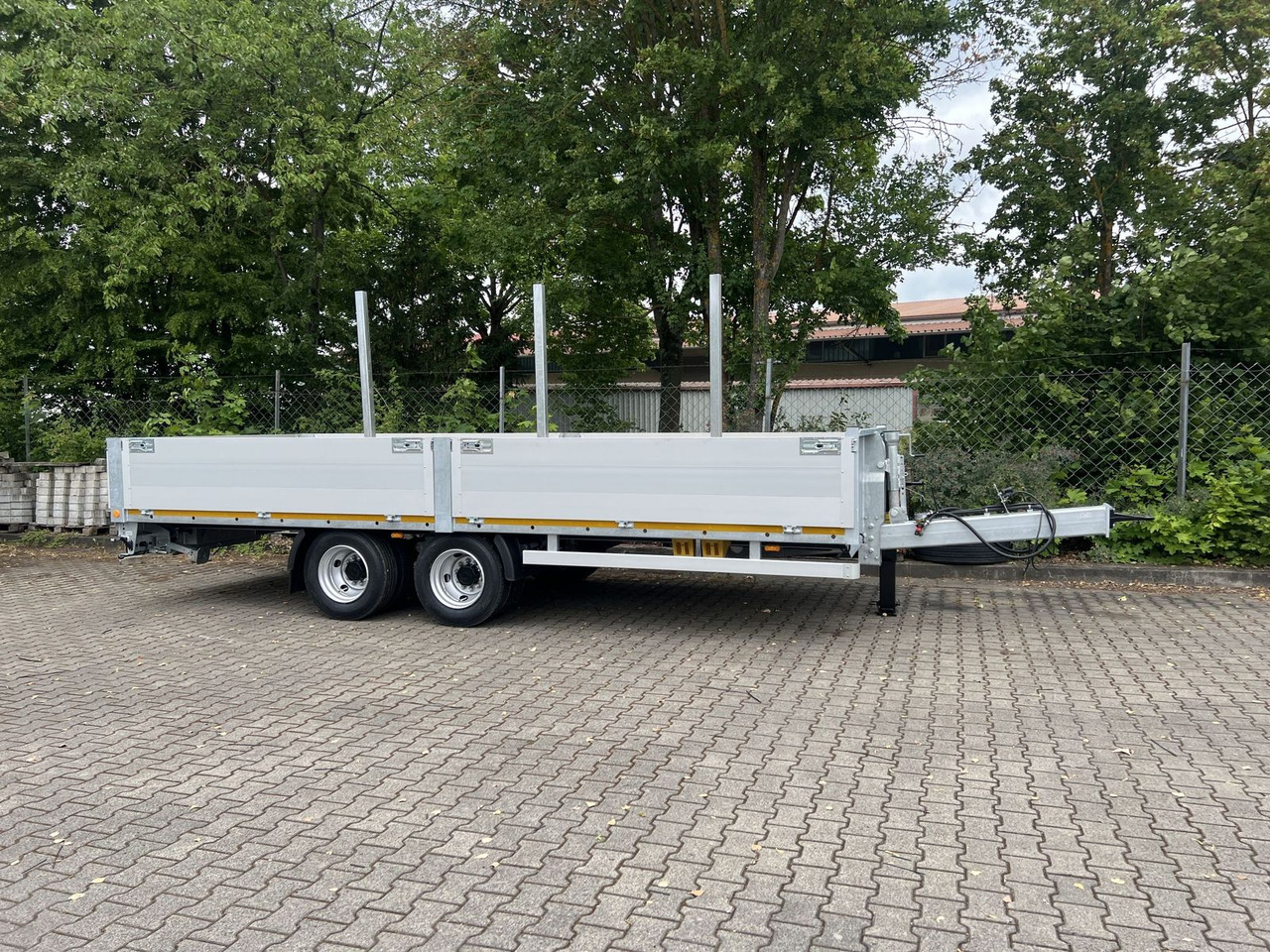 Low loader trailer Möslein 14,4 t Tandem- Pritschenanhänger- Tieflader: picture 1