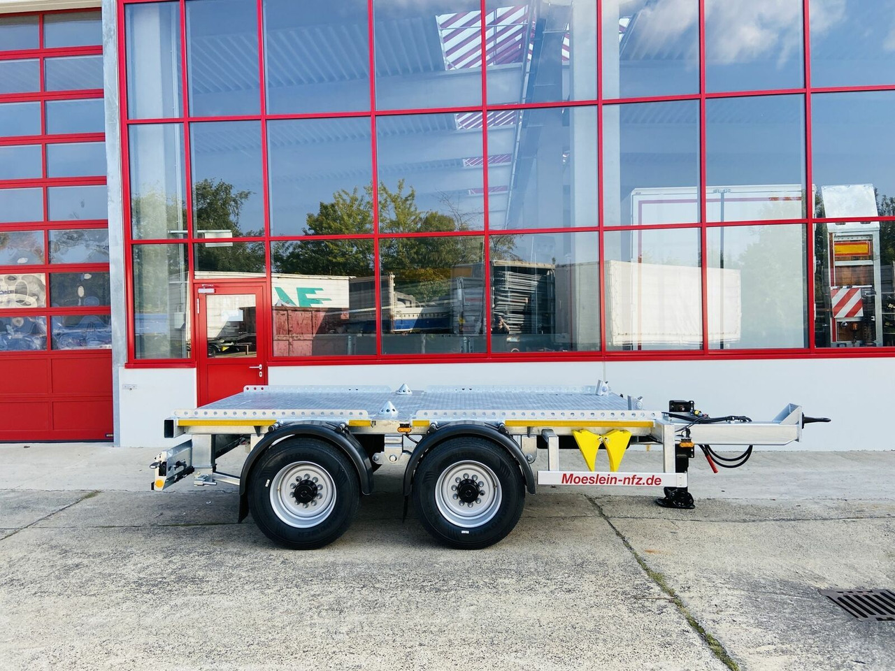 Dropside/ Flatbed trailer Möslein  14 t GG Tandem- Muldenanhänger: picture 1