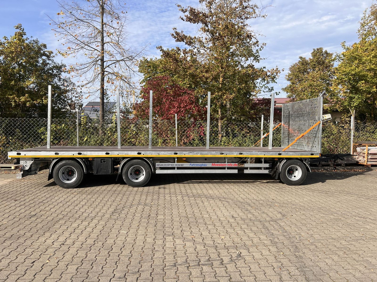 Möslein 3 Achs Jumbo- Plato- Anhänger 9 m, Mega - Dropside/ Flatbed trailer: picture 1 Möslein 3 Achs Jumbo- Plato- Anhänger 9 m, Mega - Dropside/ Flatbed trailer: picture 1